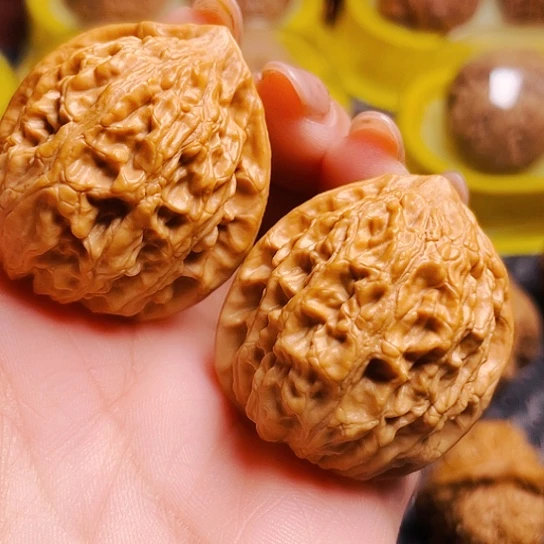 文玩核桃35尺金牛一对