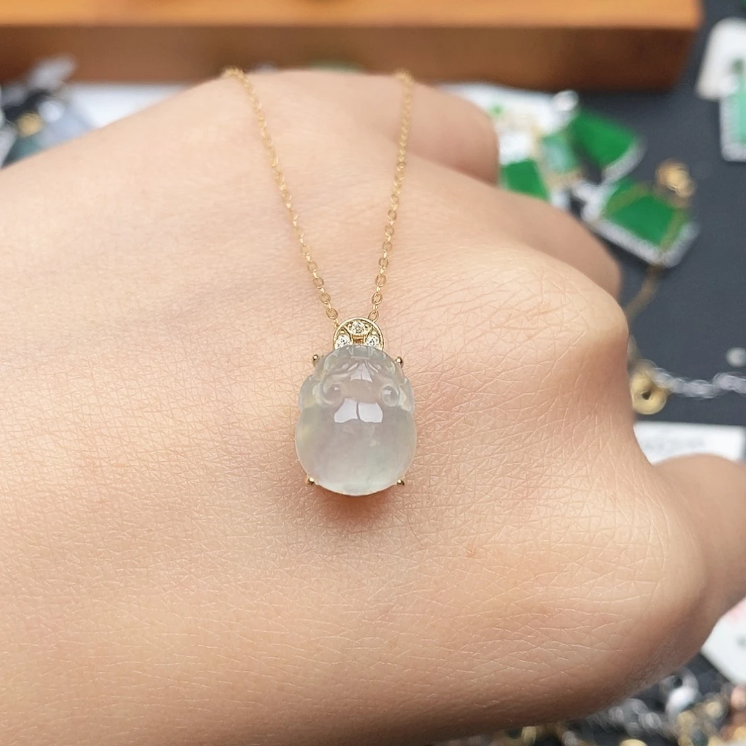 翡翠银S925镶嵌颈饰白冰貔貅吊坠