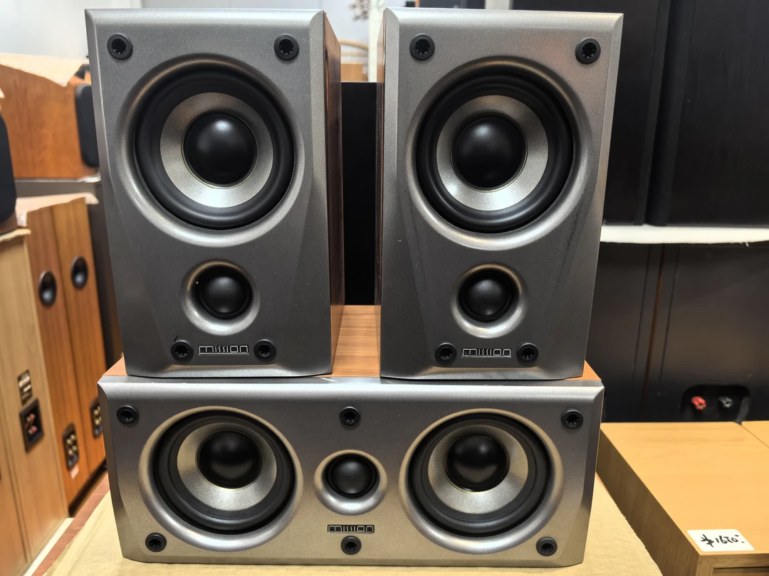 9新  M声中环 成色一般 运费自理 不支持7天无理由