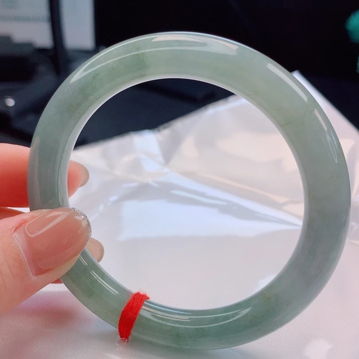 翡翠未镶嵌手镯（圆镯）57。58