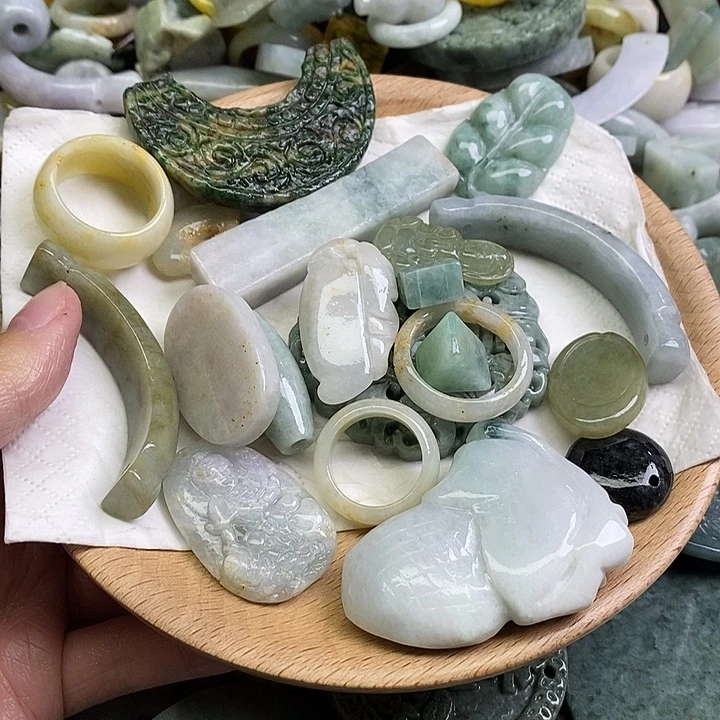 翡翠未镶嵌颈饰天然翡翠103