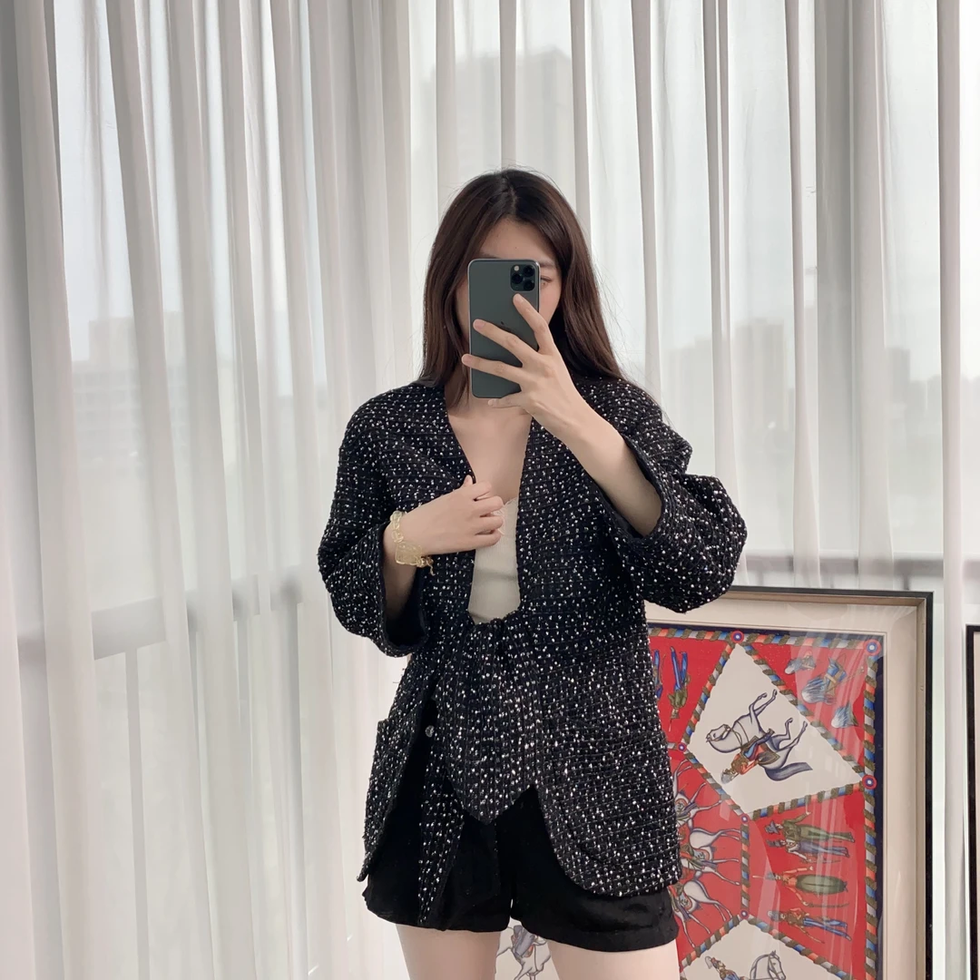 95新 Chanel/香奈儿 麦殿/满钉珠浴袍外套黑色亮面/250329DJCMM05