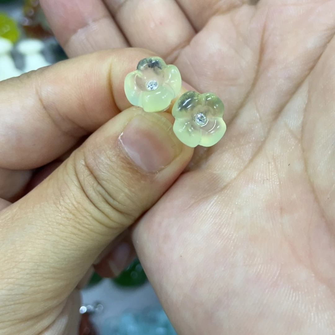 未镶嵌蛇纹石玉挂件