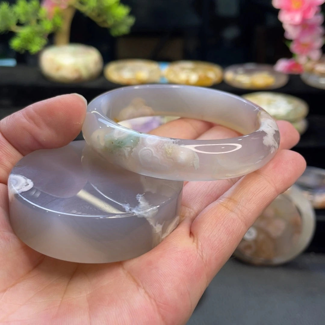 未镶嵌手镯石英质玉