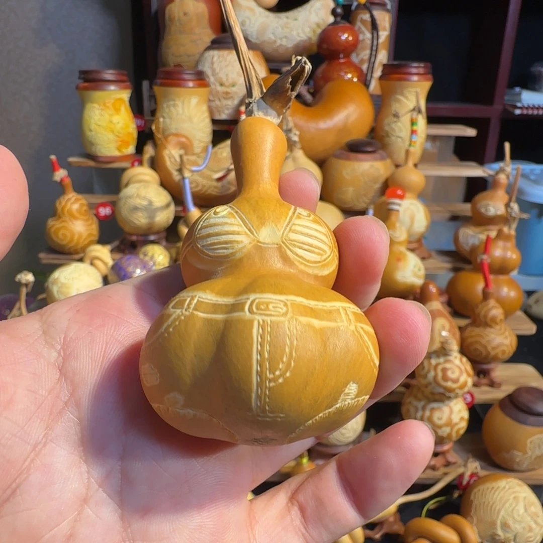 有机玻璃比基尼雕刻