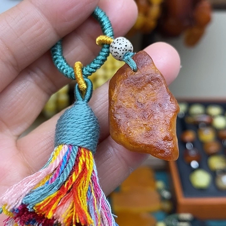 琥珀未镶嵌颈饰钥匙扣