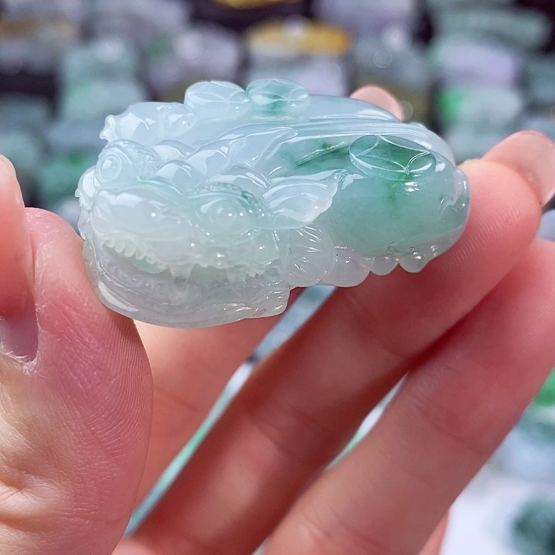 颈饰未镶嵌翡翠天然