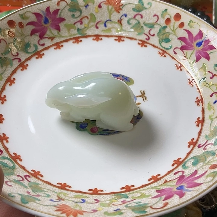 瓷片梦*瓷盘和田玉玉兔精品手把件