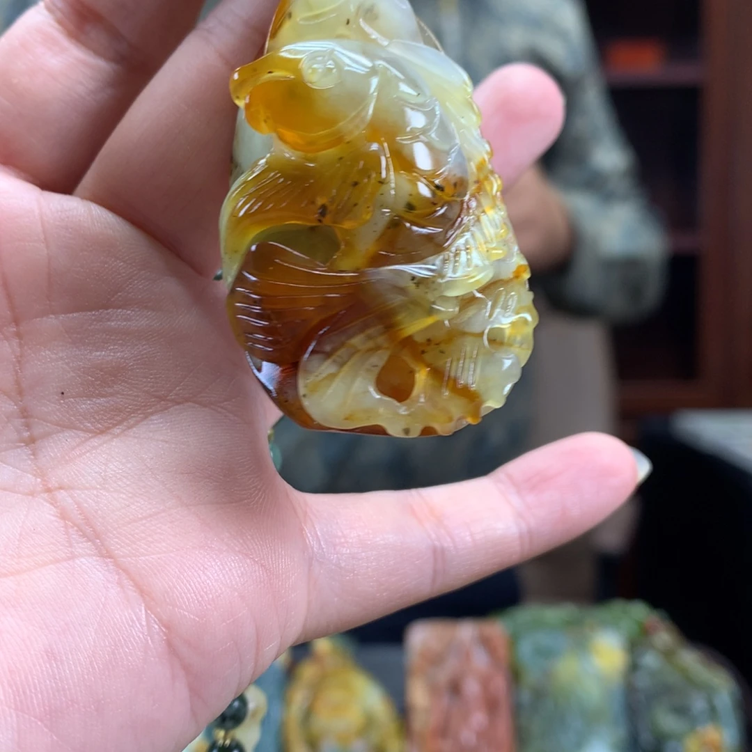 未镶嵌蛇纹石玉颈饰