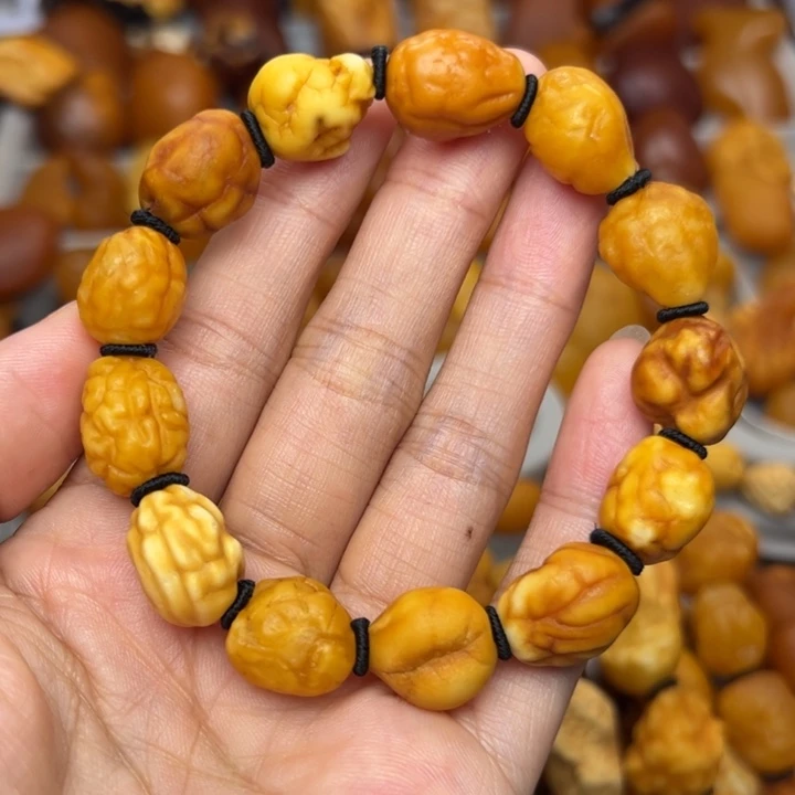 琥珀未镶嵌裸石天然蜜蜡