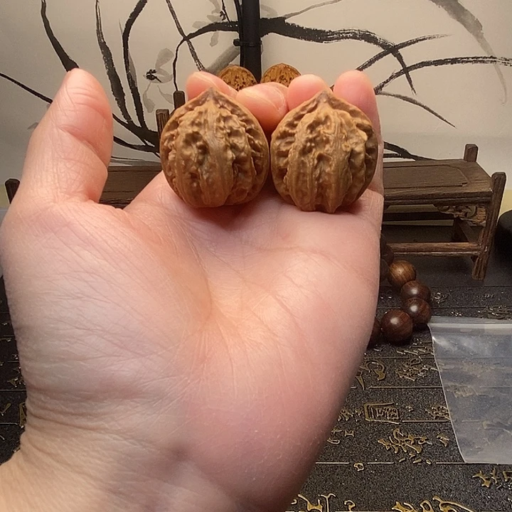 文玩核桃把件野生小手捻