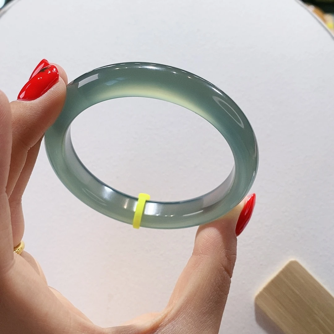 玛瑙/玉髓手镯未镶嵌56