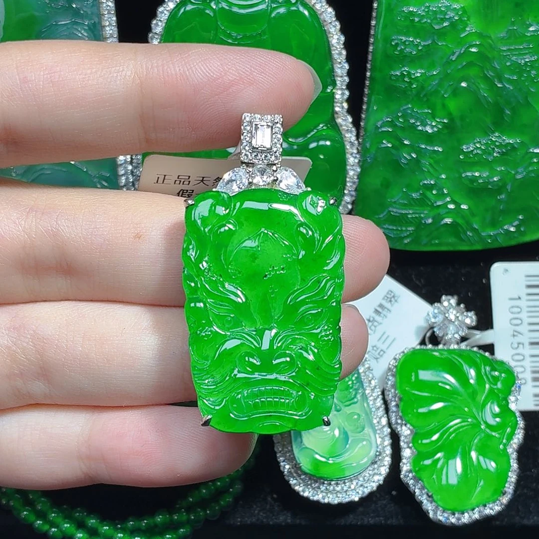 翡翠未镶嵌颈饰天然A货翡翠