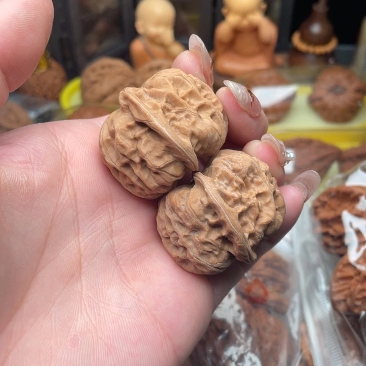 文玩核桃把件门头沟元宝36全品