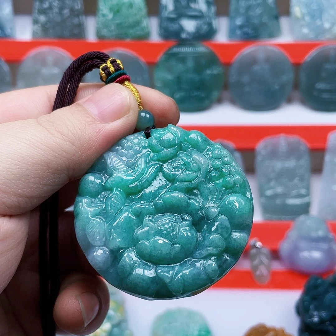 翡翠未镶嵌颈饰花鸟