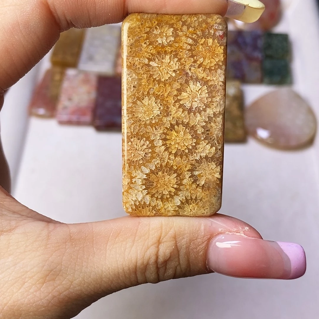 硅化玉颈饰合金不*