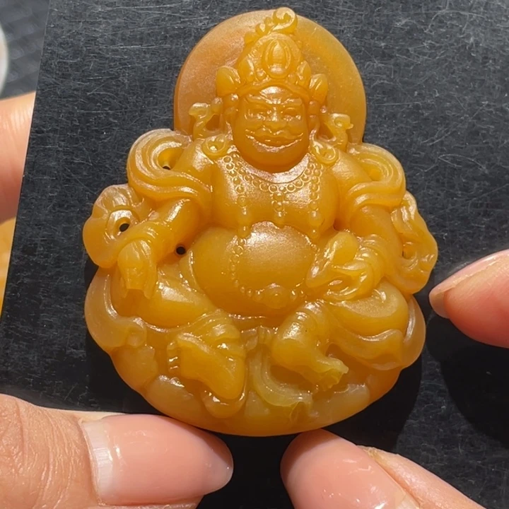 未镶嵌石英质玉（黄龙玉）挂件