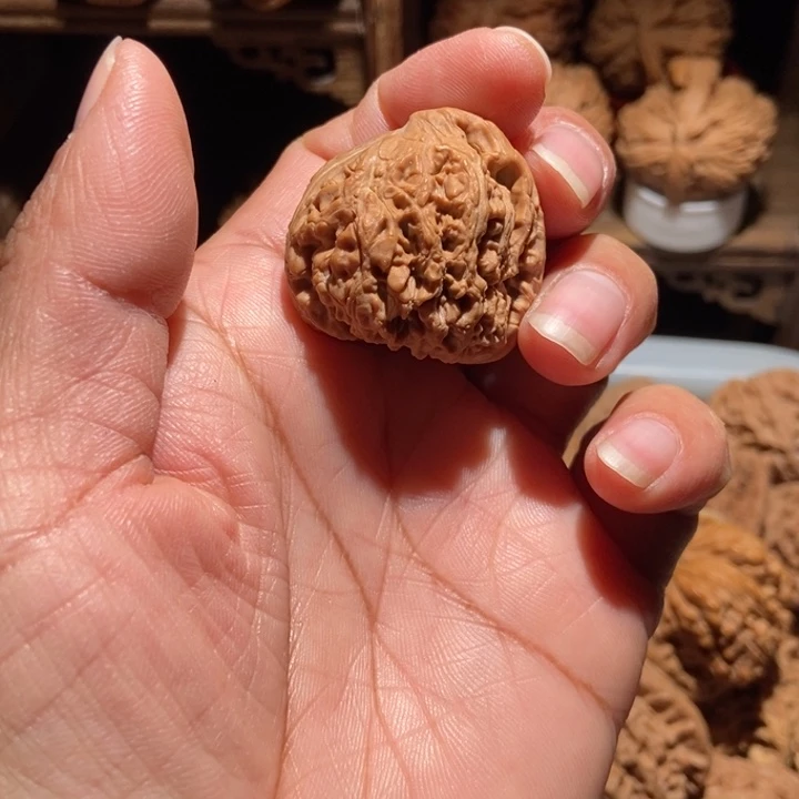 泽***亿核桃南疆石雕尺寸33全品