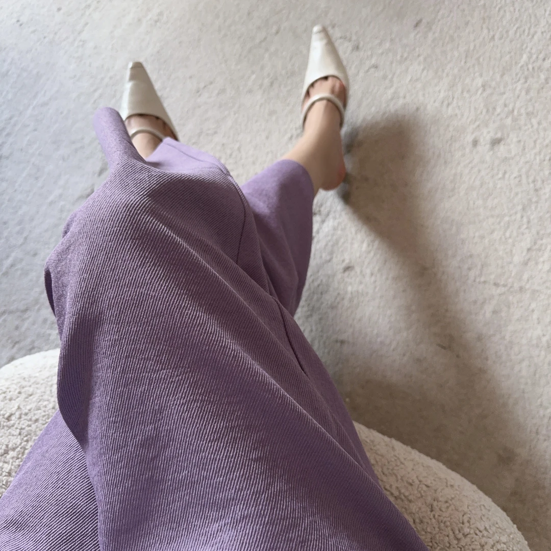 燕小姐“致敬经典”系列琎口面料气质优雅百搭显瘦直筒休闲裤