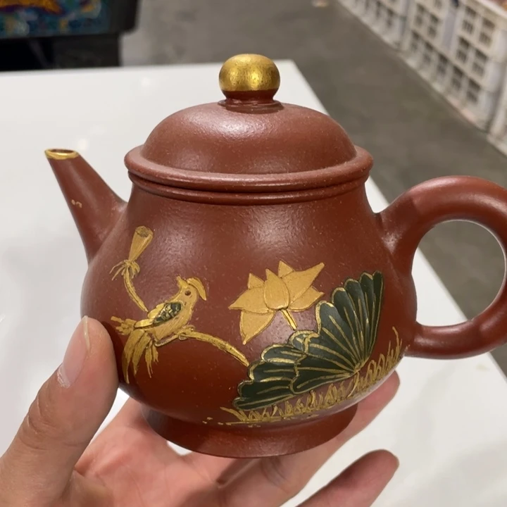 紫砂茶壶铭*爷老厂紫砂壶一件。