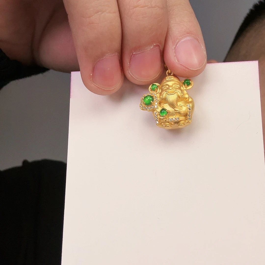 翡翠颈饰未镶嵌一件