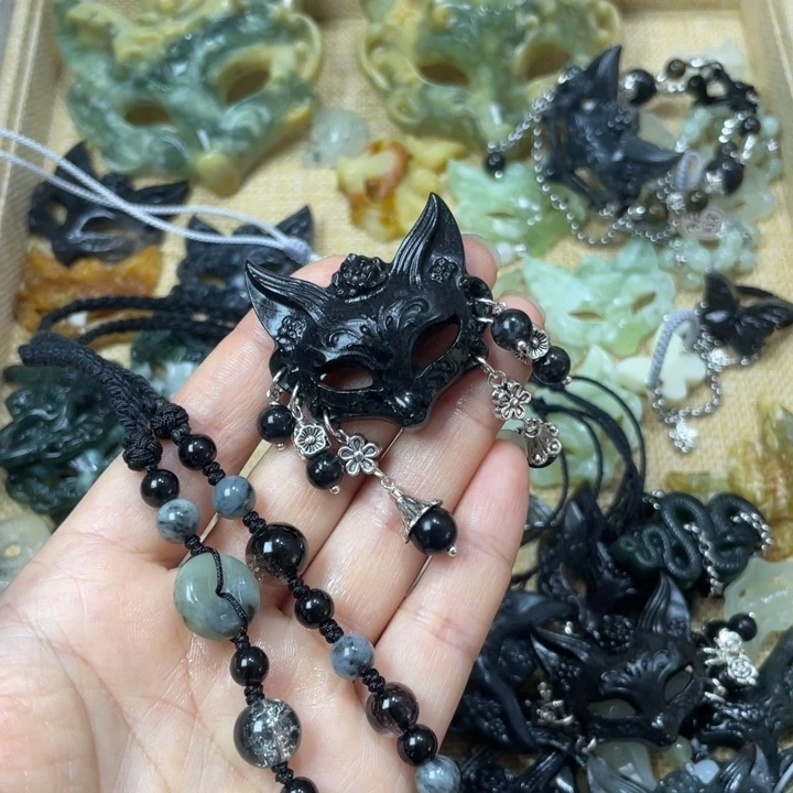 蛇纹石玉合金颈饰