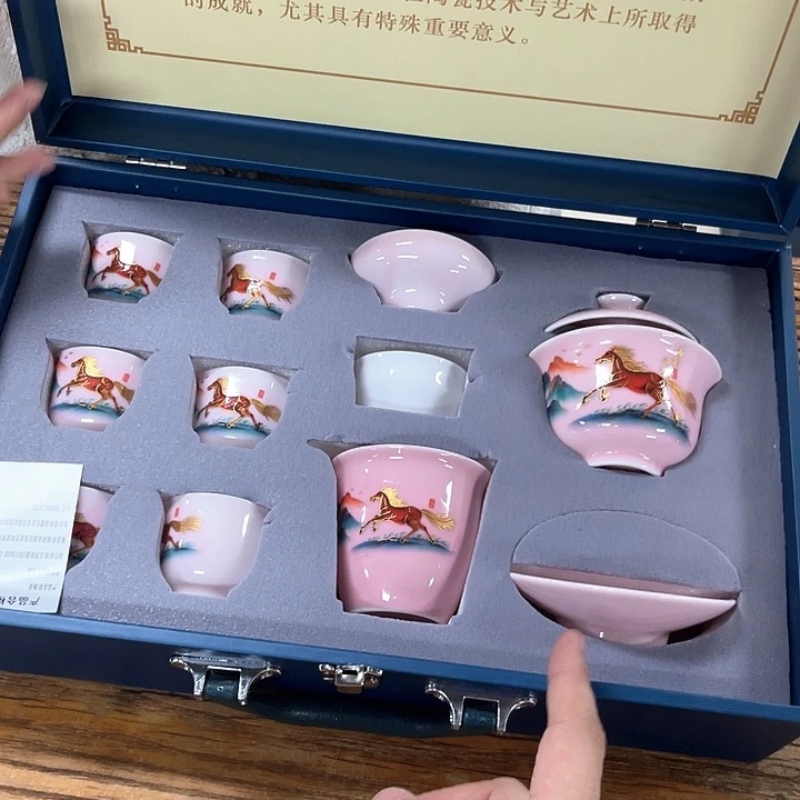 孤品茶具套装等。