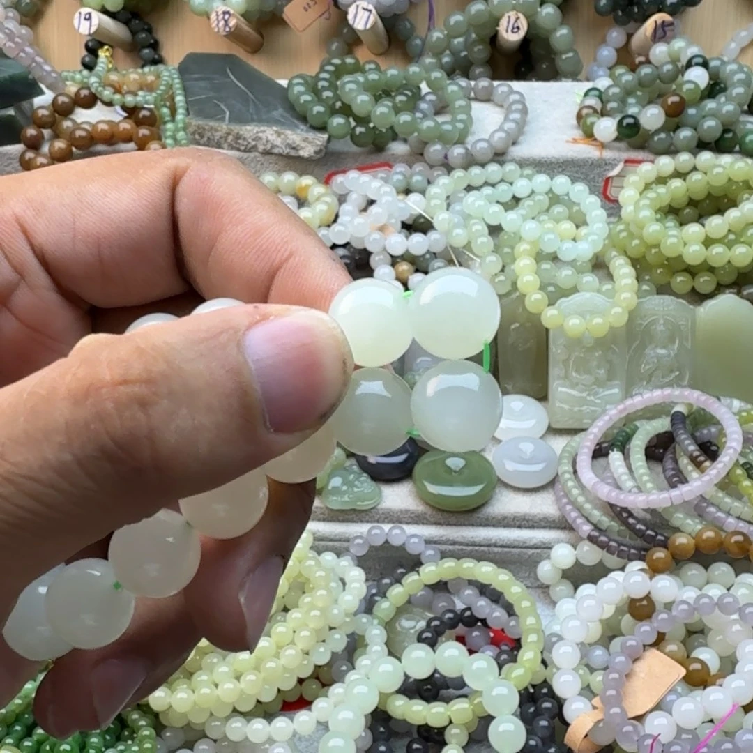 气***兰未镶嵌手链和田玉