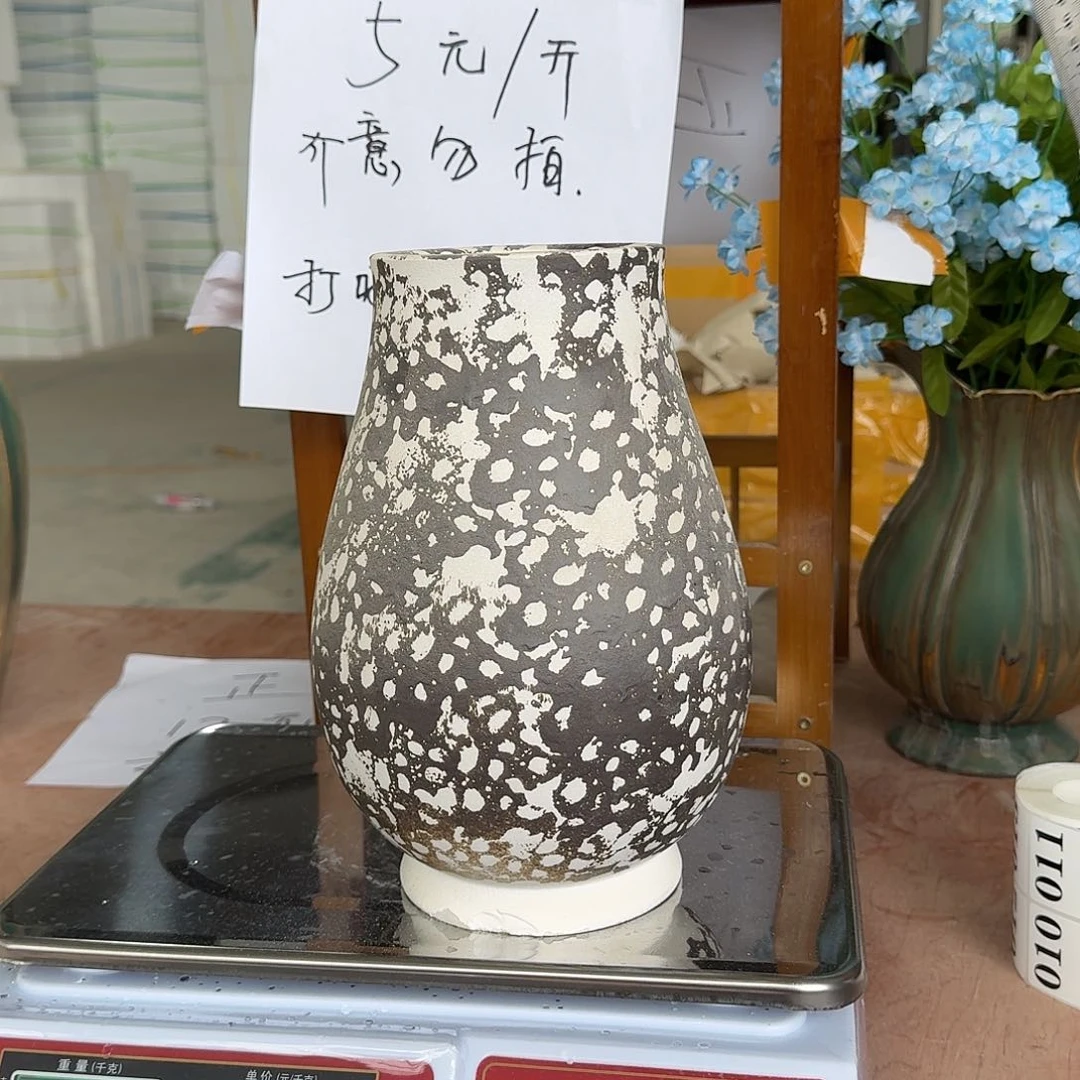 一**一景德镇陶瓷花瓶微瑕
