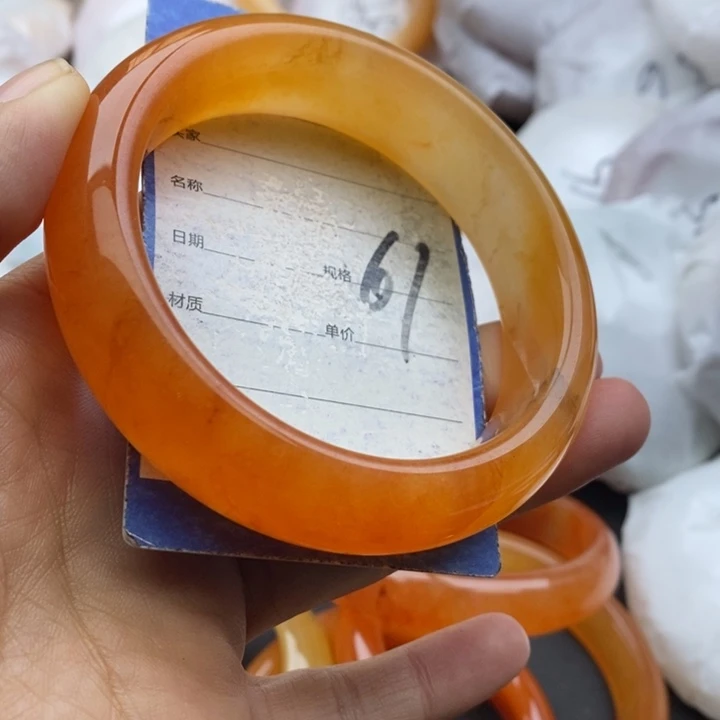 未镶嵌手镯石英质玉