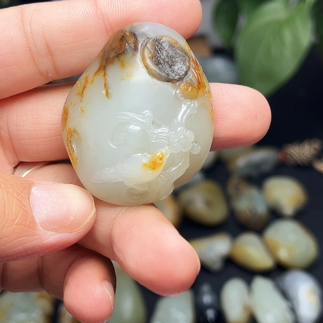 圖****颈饰未镶嵌和田玉