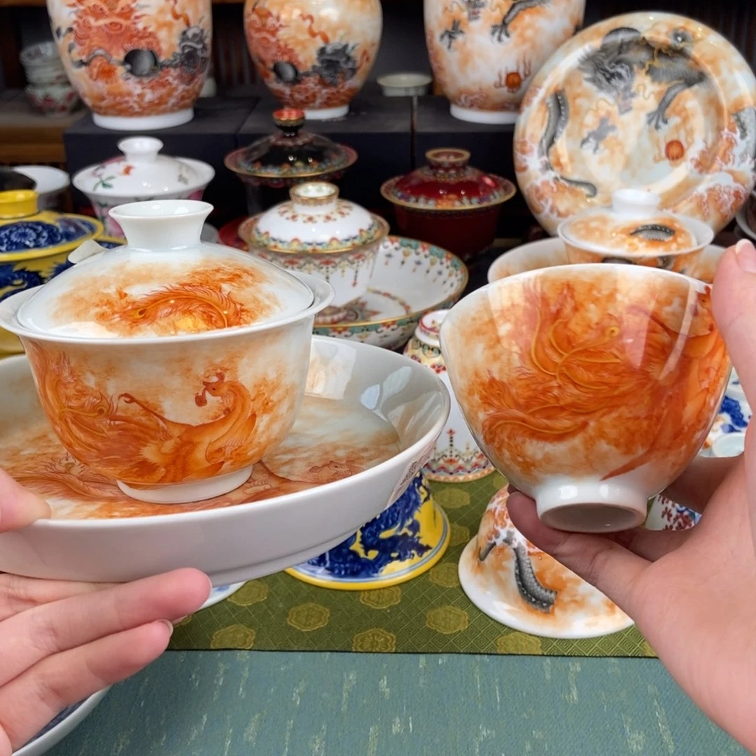 陶瓷的设计师是一个