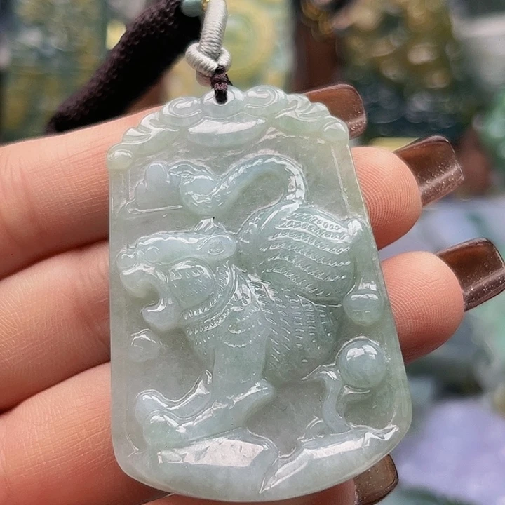 翡翠未镶嵌颈饰挂件