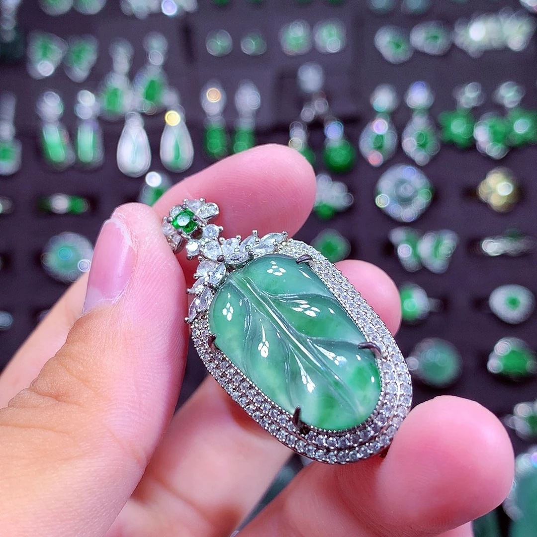 颈饰未镶嵌翡翠天然