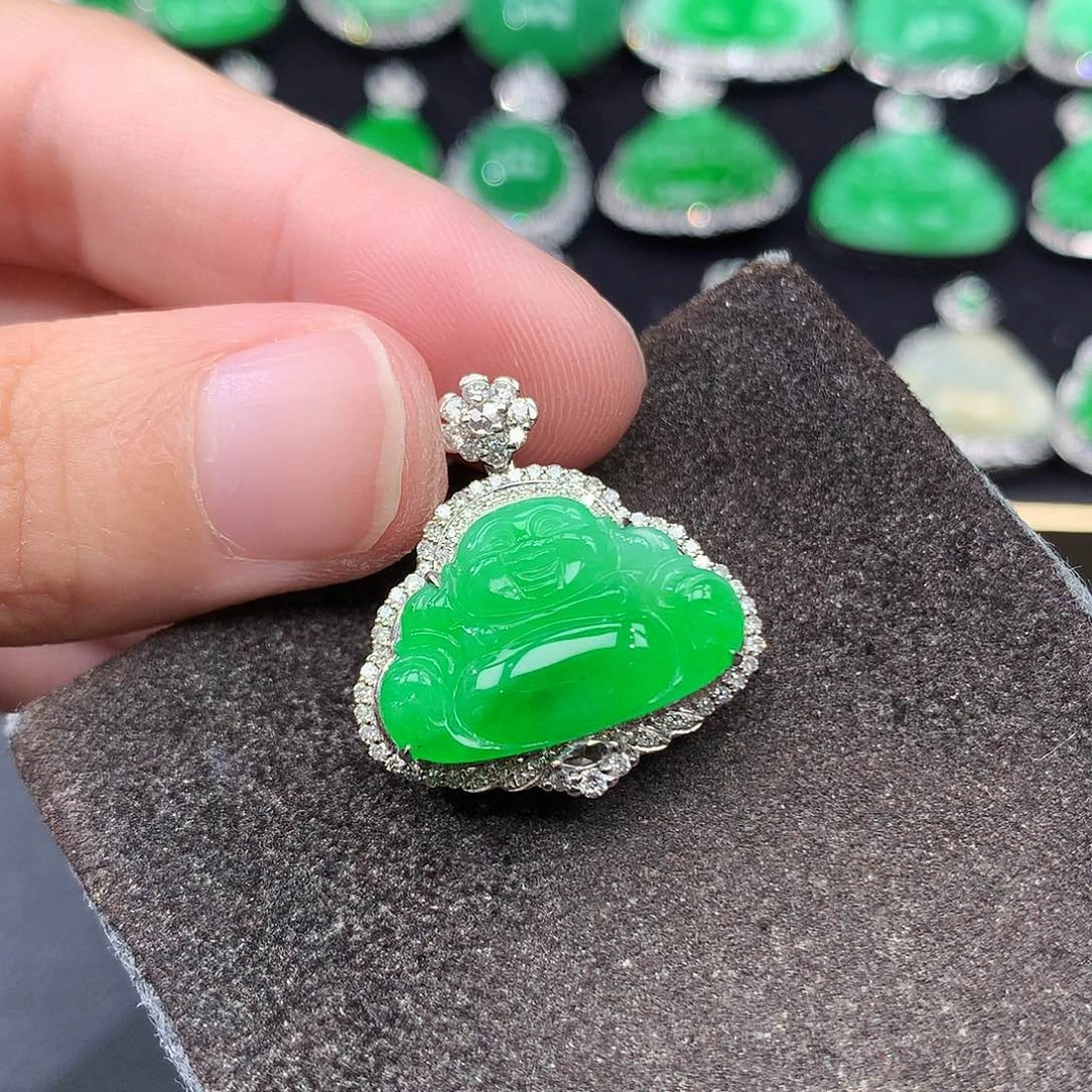 翡翠18K金镶嵌吊坠(赠链)