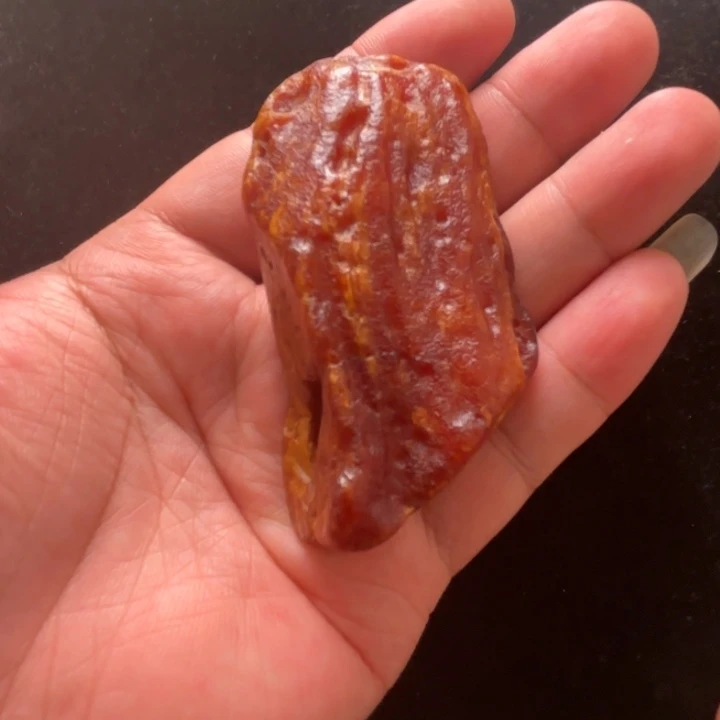 蜜蜡未镶嵌珠宝奇石