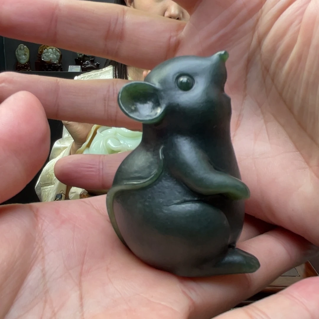 和田玉未镶嵌把件