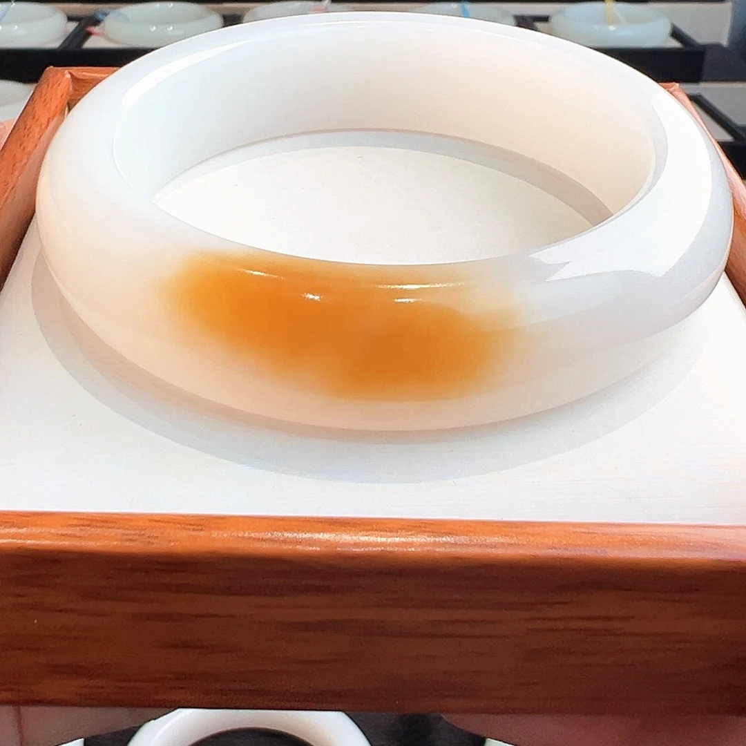 我***冬和田玉未镶嵌手镯