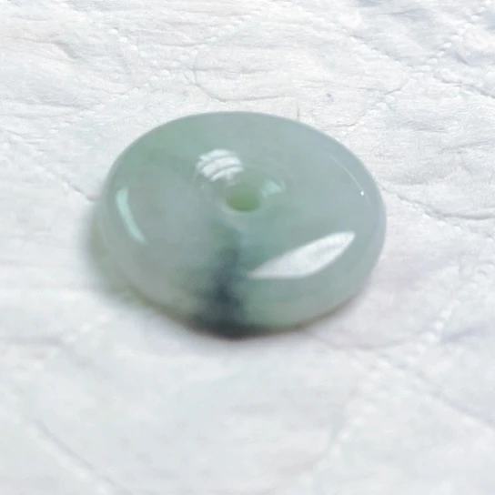 翡翠颈饰未镶嵌女**水吊坠