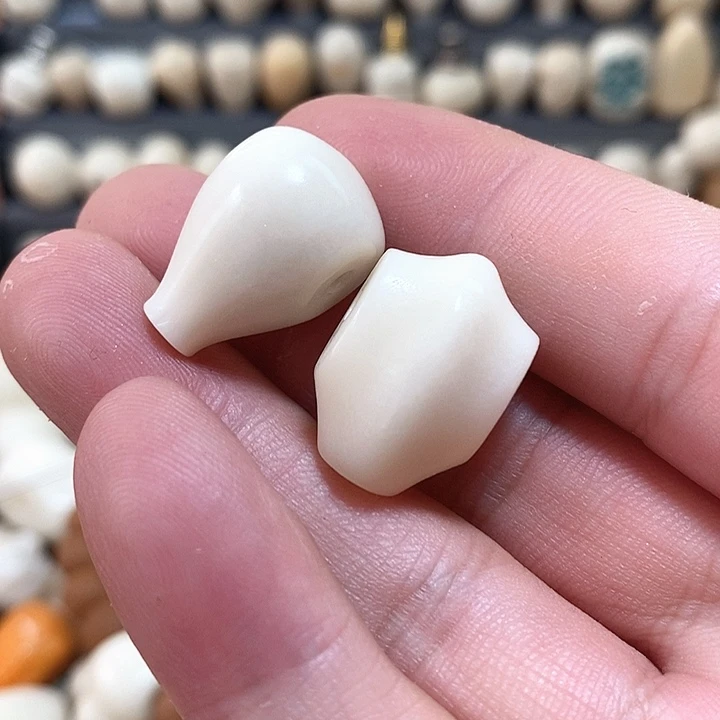 十***一吊坠菩提根/象牙果