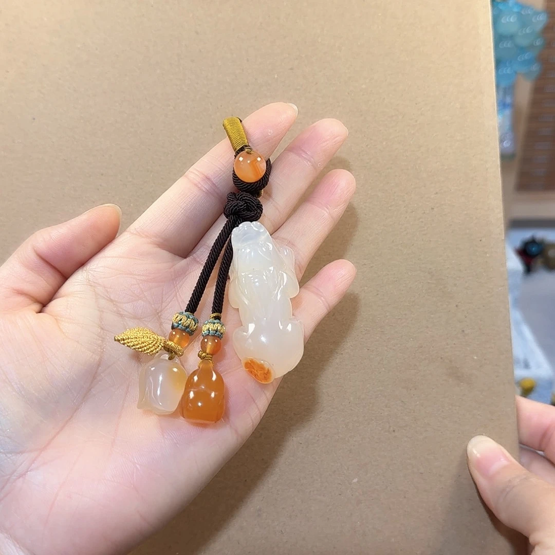 玛瑙/玉髓钥匙挂件未镶嵌少***吧
