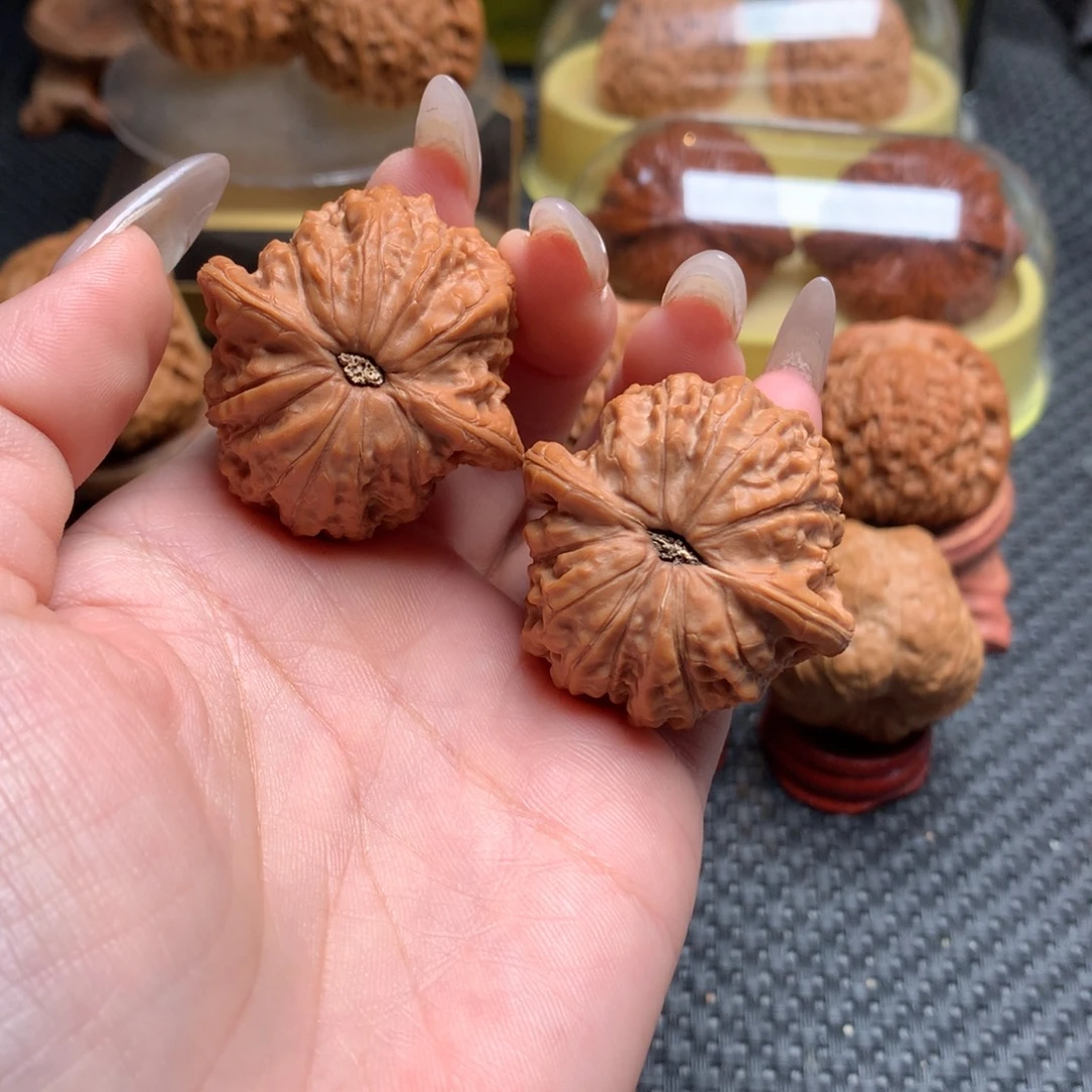 1***？文玩核桃把件37全品血麒麟