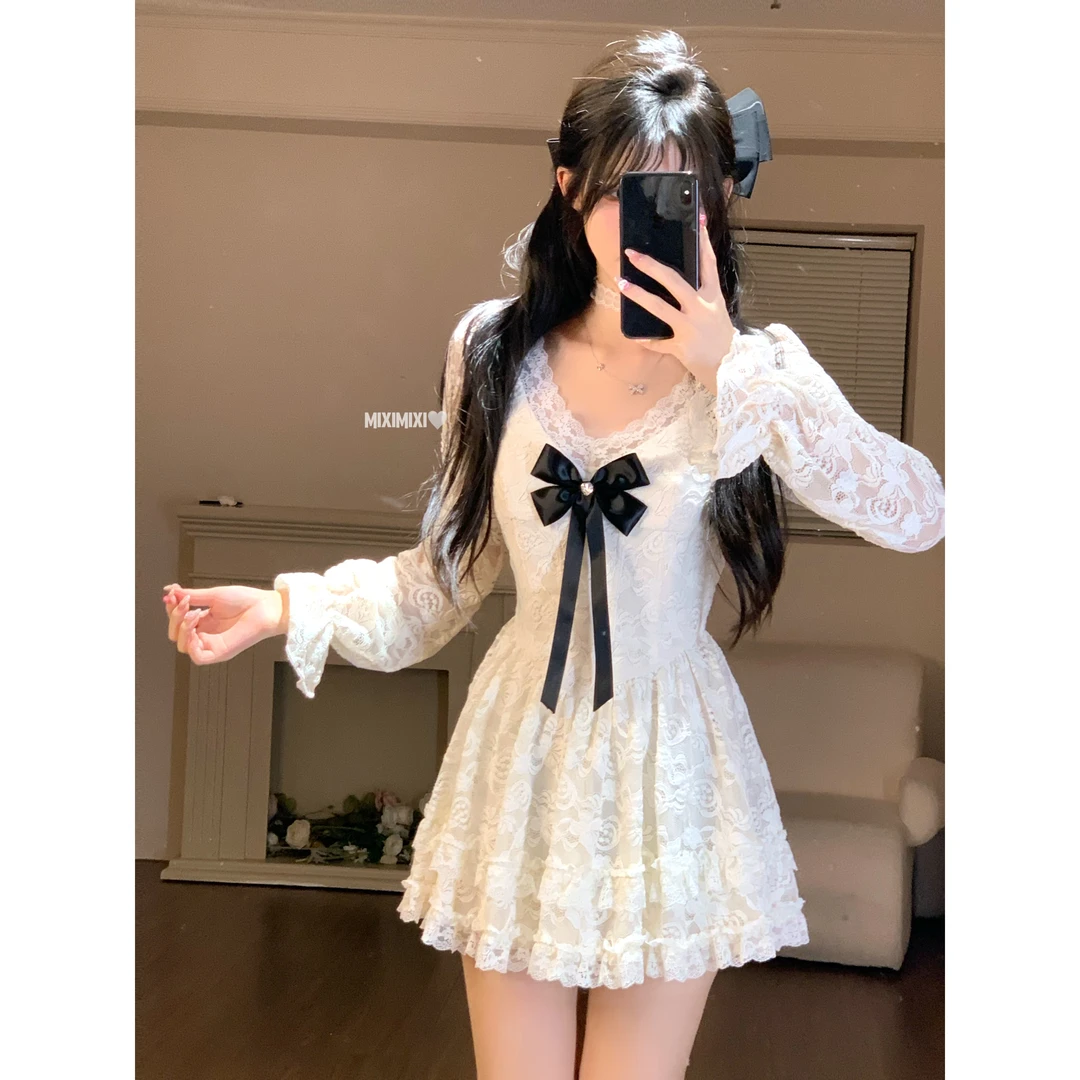 瑞茜·威瑟斯 黛尔可可 秋季甜美蕾丝设计感显瘦长袖连衣裙R2121L