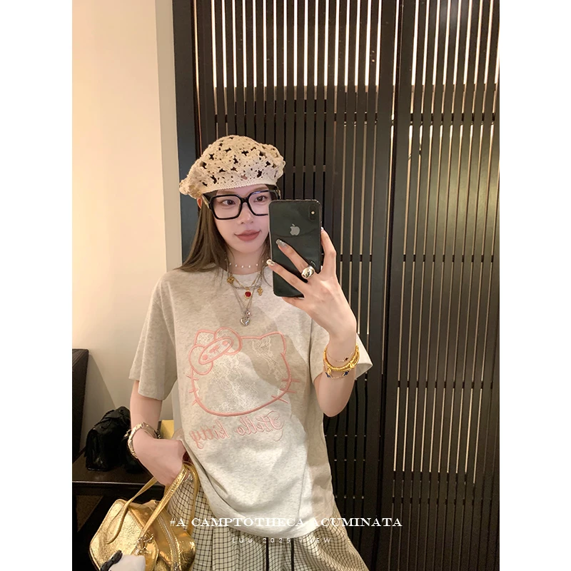 LUU桃喜儿/宽松绣花圆领t恤女夏设计感小众短袖针织休闲上衣独特