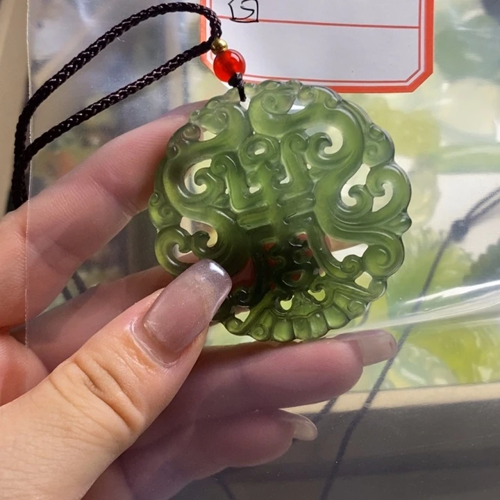 未镶嵌蛇纹石玉颈饰?****?