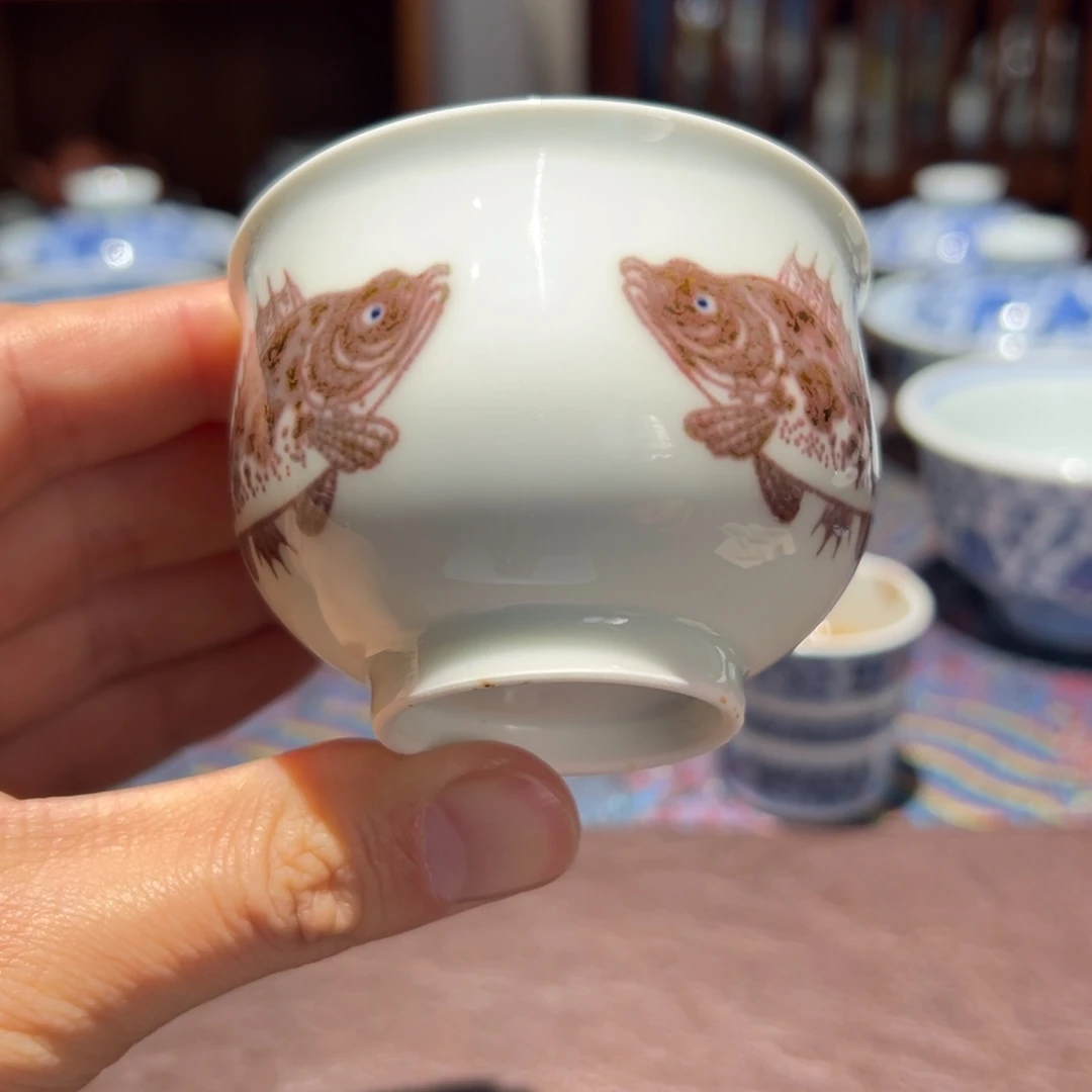 杯青花釉里红鳜鱼炉式杯口径约7厘米