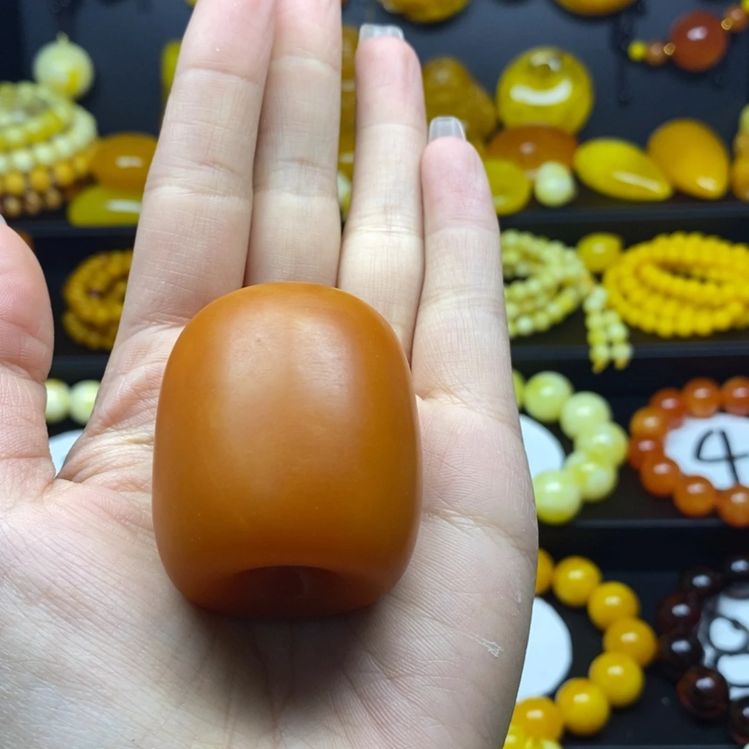 閑***鶴红花蜡大桶珠一个