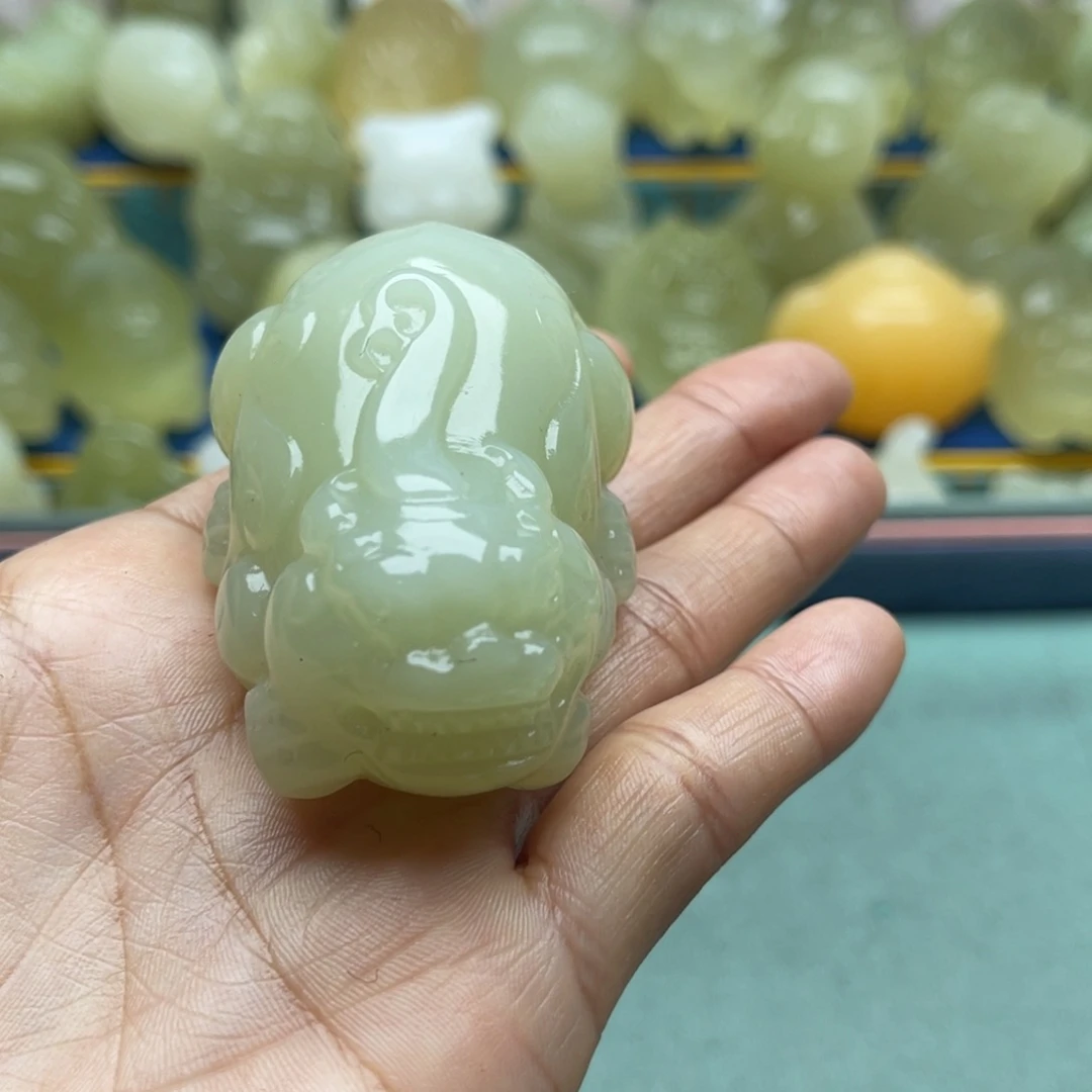 雄***下玉天然桌面小摆件