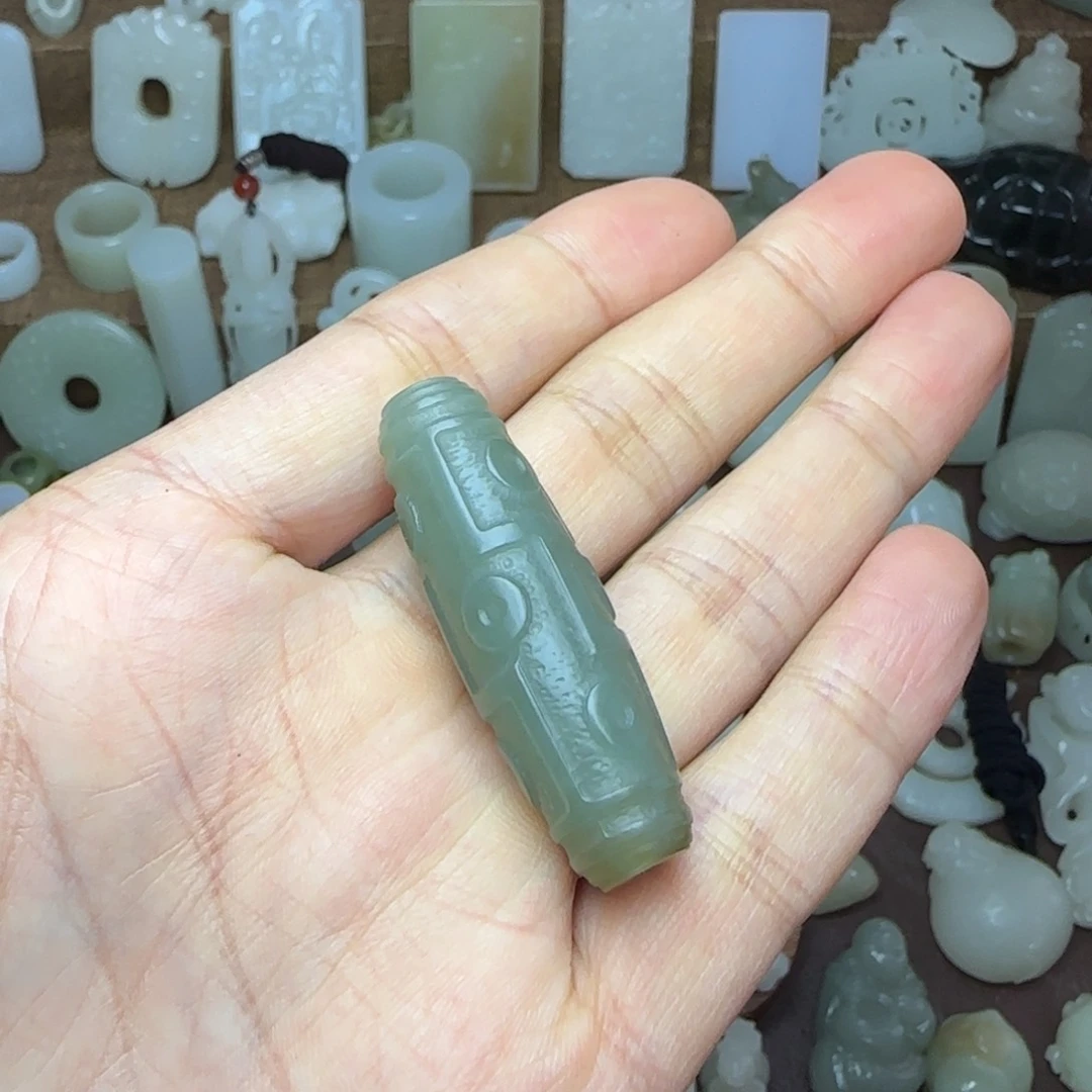 和田玉挂件未镶嵌九眼