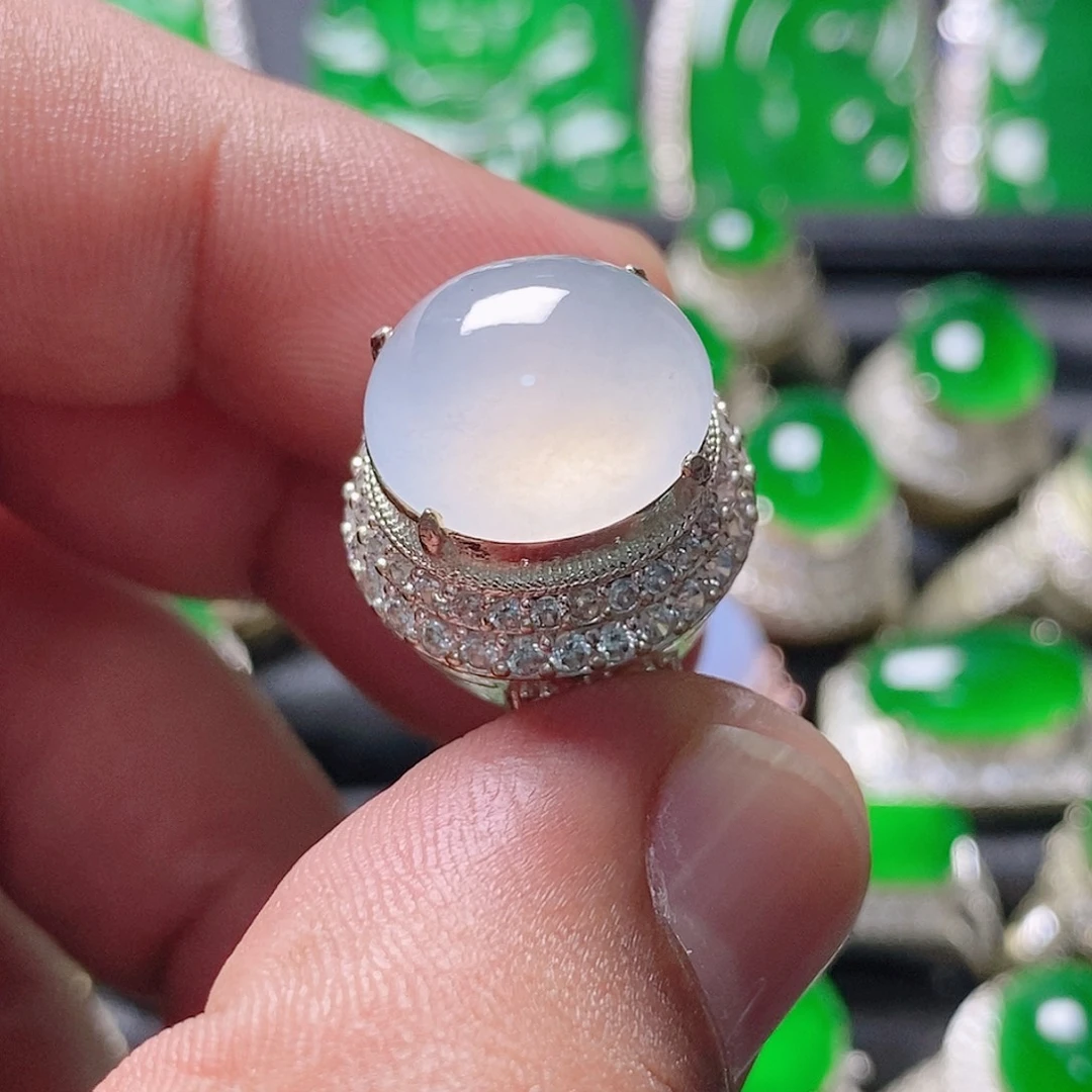 翡翠未镶嵌颈饰